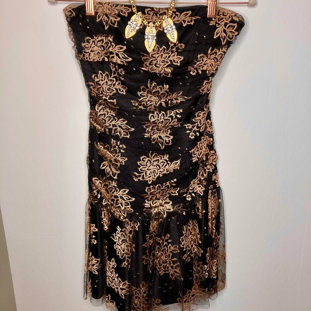 Betsy Johnson strapless tulle dress